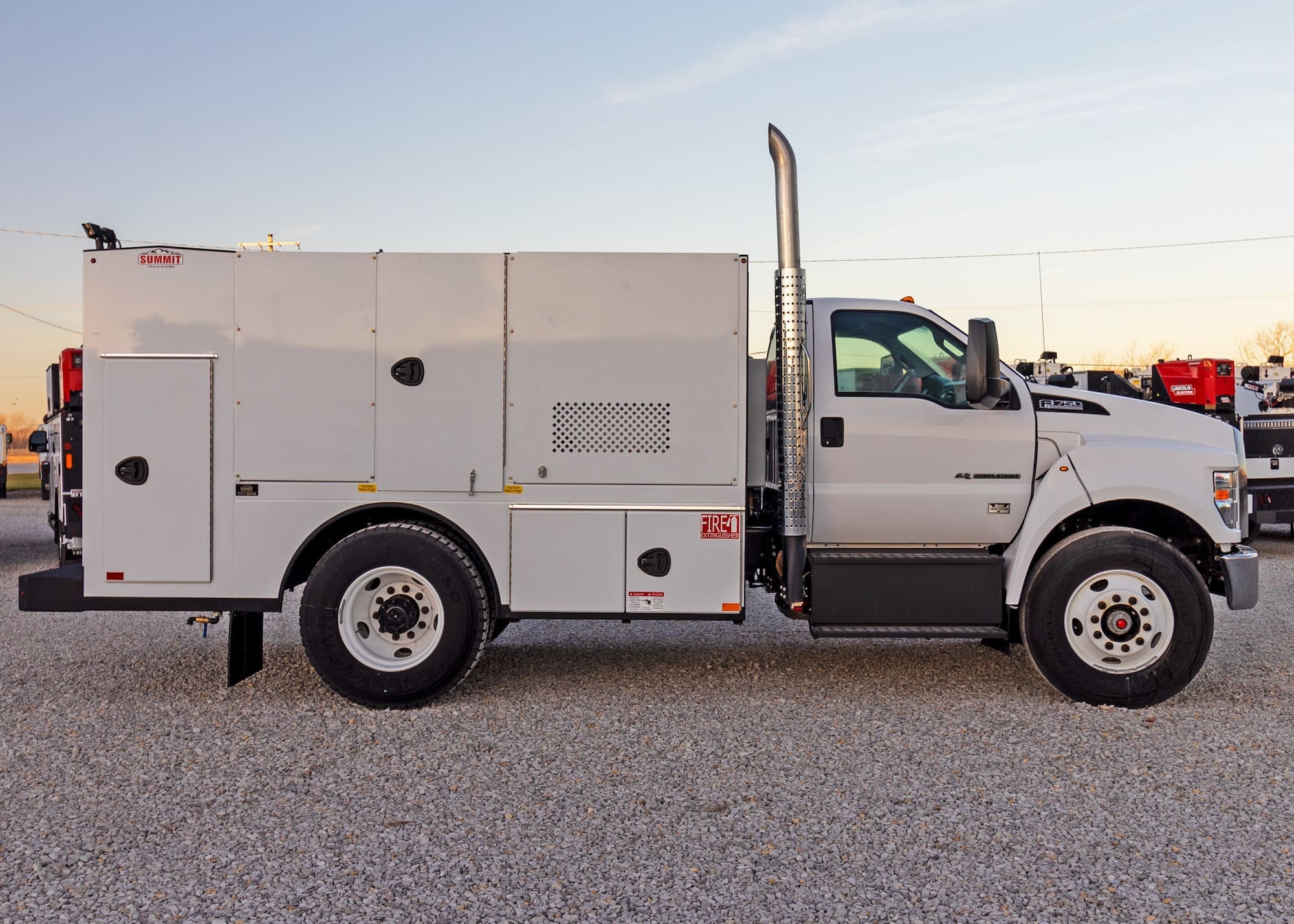 open lube truck body on ford chassis