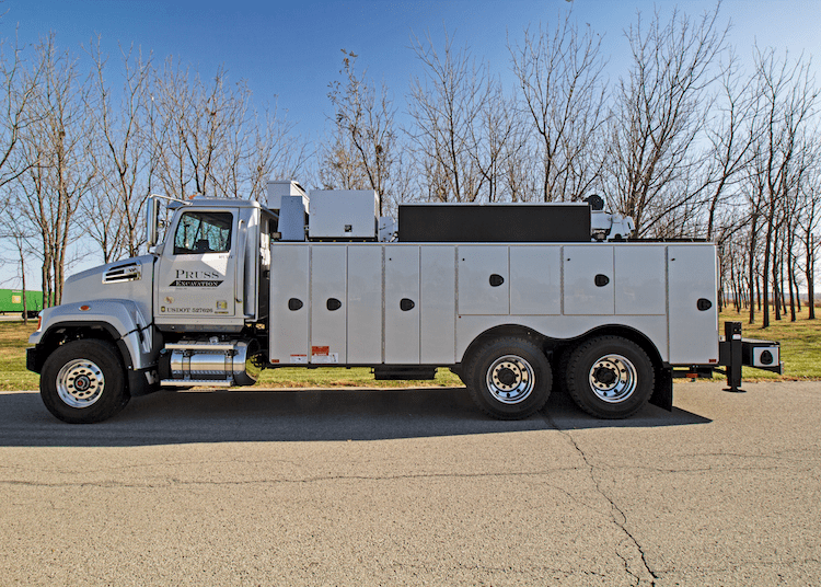 Tandem axle western star service truck