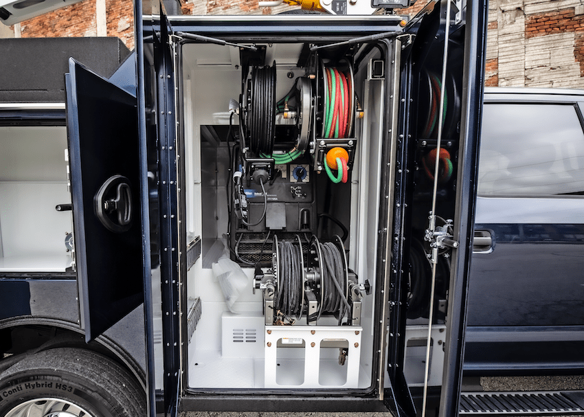 customer transverse welder comartment - galley