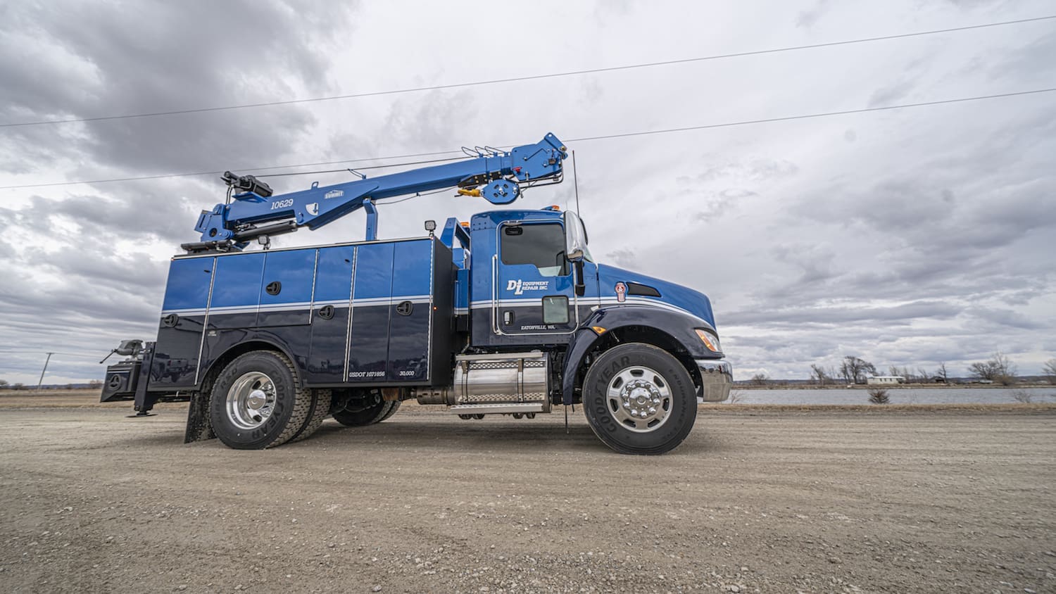 D & L Equipment reapir service truck