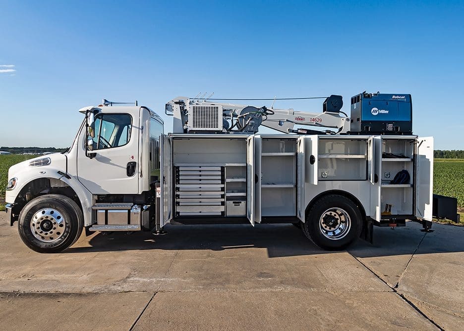 Freightliner truck body with tall storage compartments
